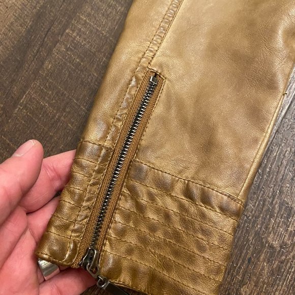 Max Jeans Vegan Leather Moto Jacket - Medium - Picture 9 of 10